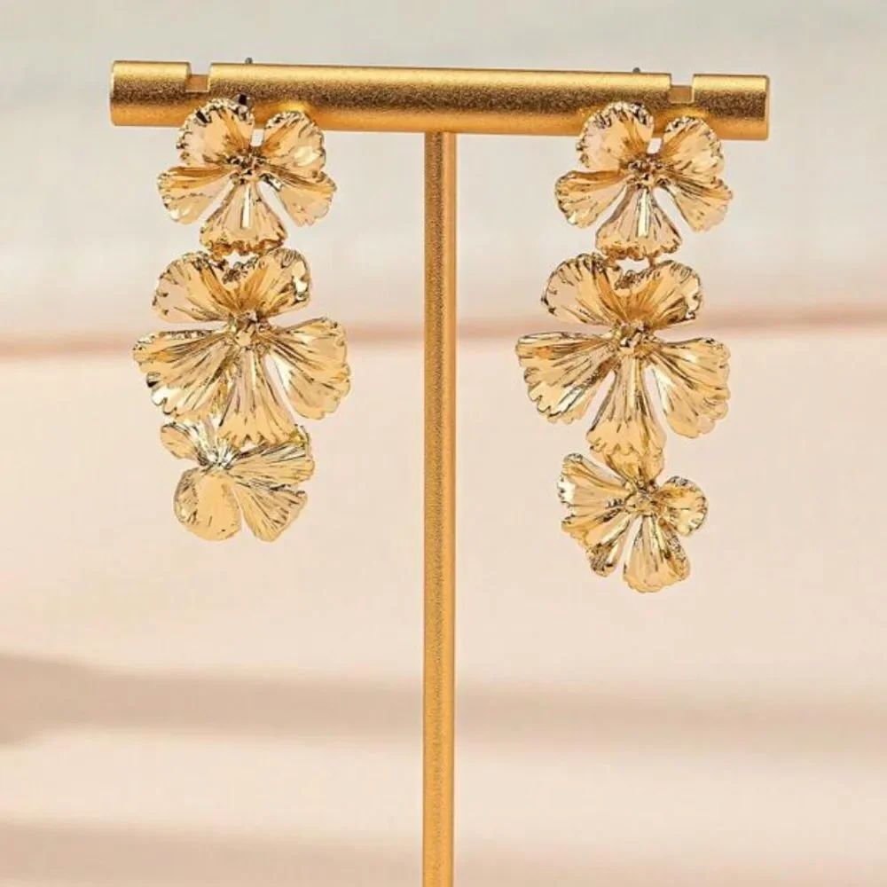 Bohemian flower drop M125